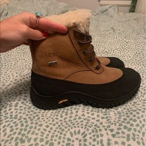 UGG X VIBRAM SHORTIE SNOW BOOTS